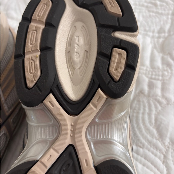 Asics Gray and Beige Men\'s Athletic Sneakers main image 4